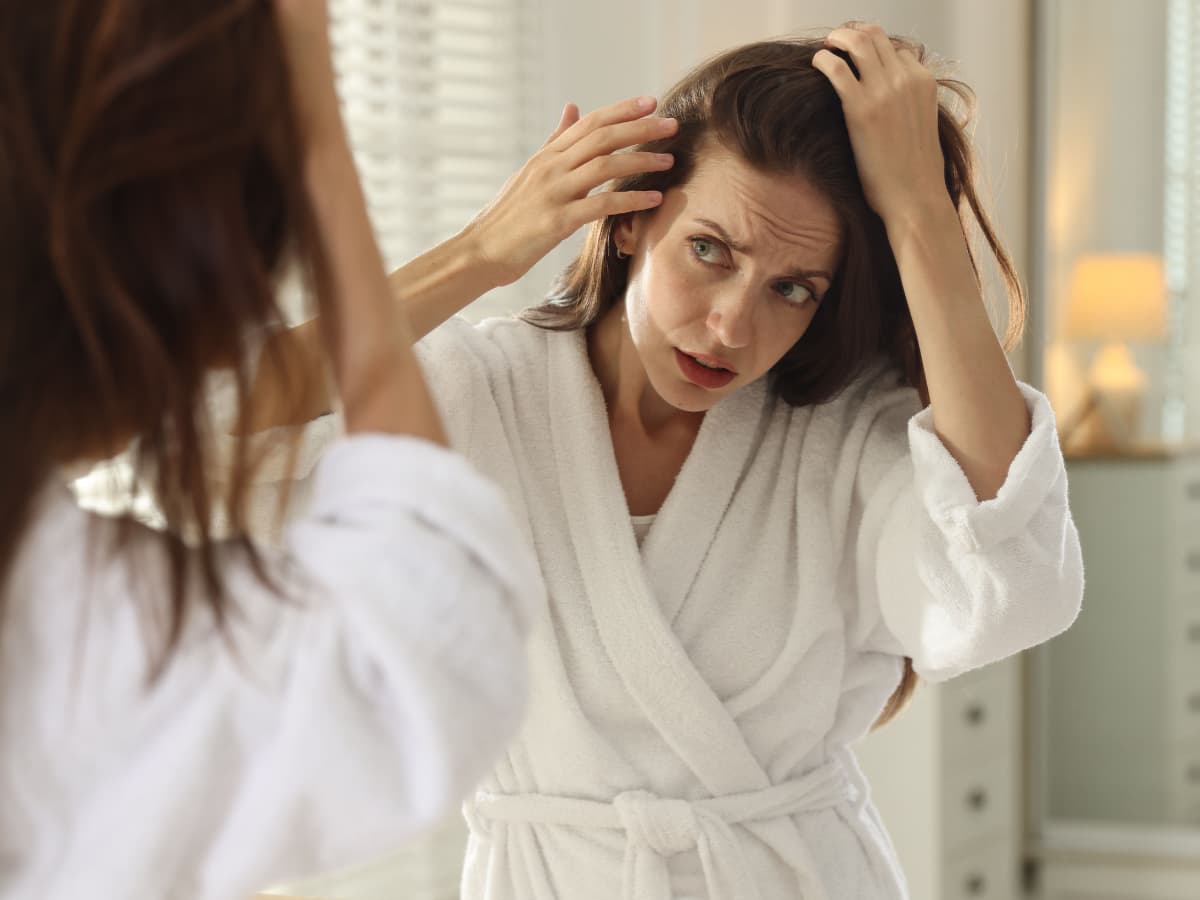 Queda de cabelo: o guia completo para recuperar seus fios